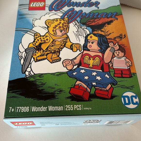 LEGO #77906 WONDER WOMAN vs CHEETAH - Picture 2 of 7